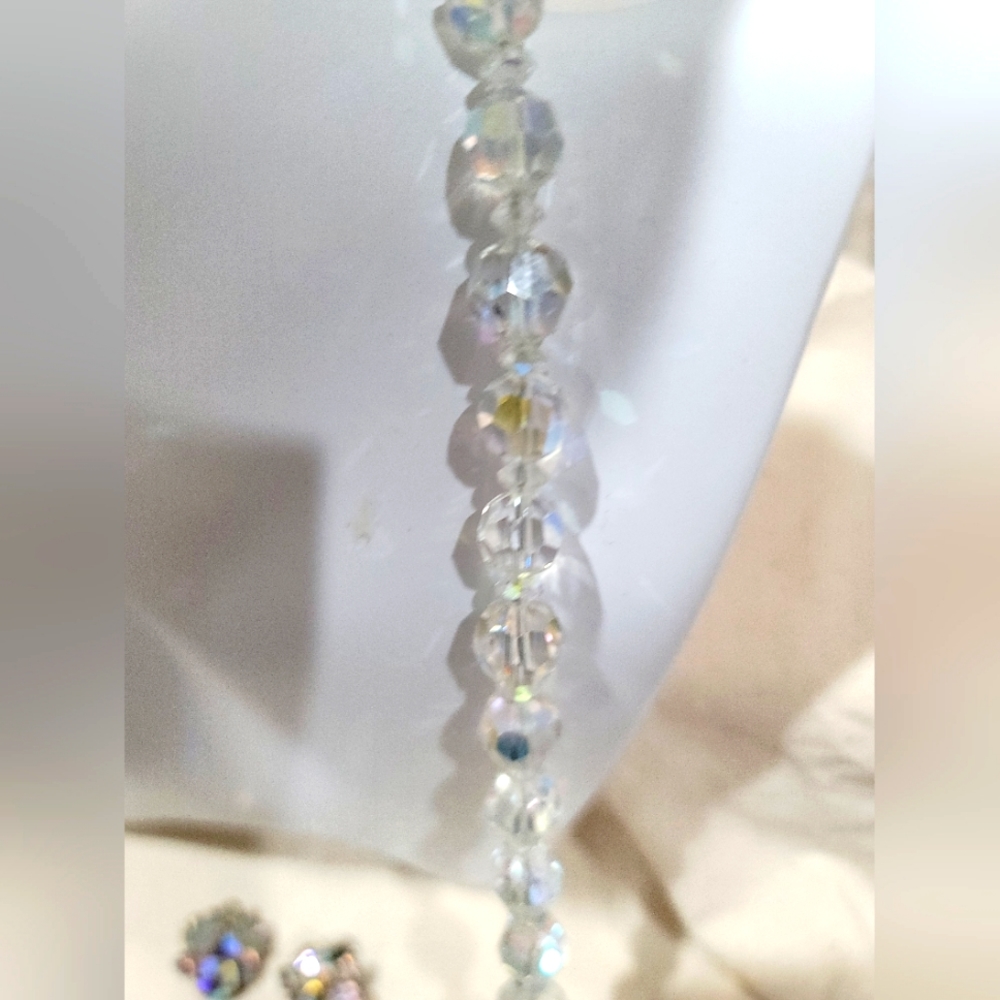 Crystal bead costume jewelry necklace
